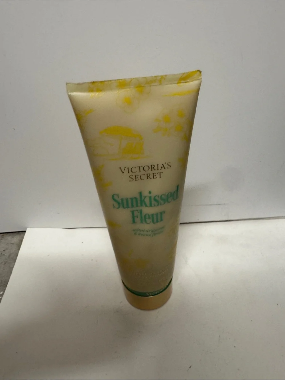 Victorias Secret Sun-kissed Fleur Body Lotion 8 OZ